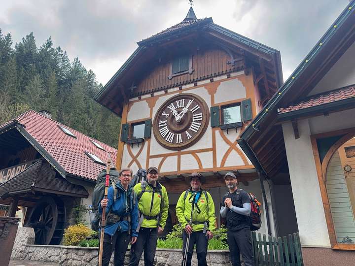 Ein Haus, gebaut als Kuckucksuhr